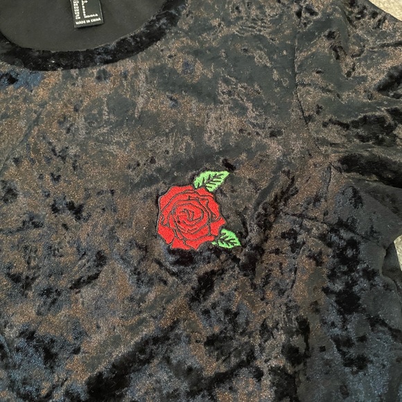 Forever 21 Black Velvet Crop Top - Picture 4 of 5